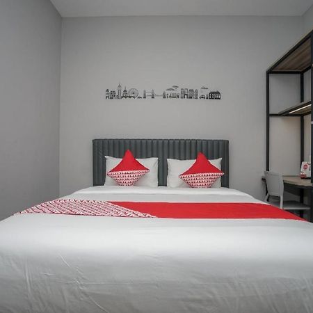 Oyo 568 Rajawali Homestay Palembang Zewnętrze zdjęcie
