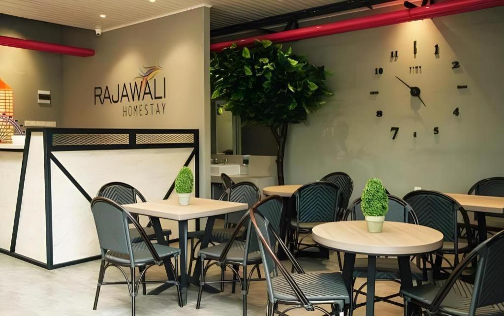 Oyo 568 Rajawali Homestay Palembang Zewnętrze zdjęcie