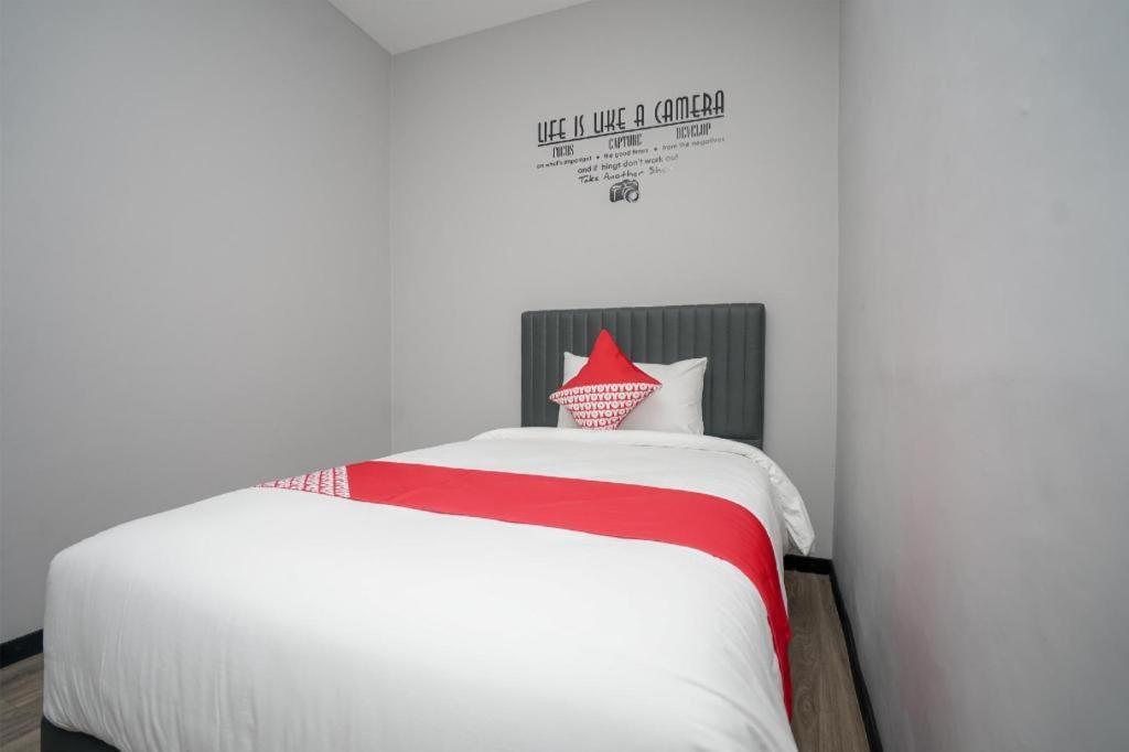 Oyo 568 Rajawali Homestay Palembang Zewnętrze zdjęcie