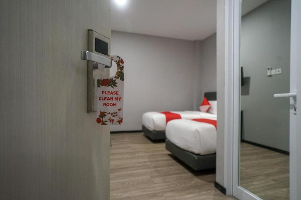 Oyo 568 Rajawali Homestay Palembang Zewnętrze zdjęcie