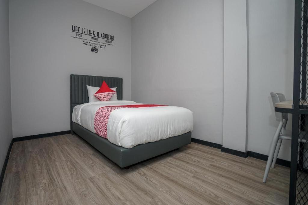 Oyo 568 Rajawali Homestay Palembang Zewnętrze zdjęcie