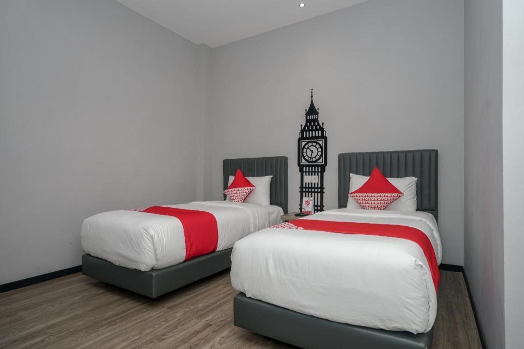 Oyo 568 Rajawali Homestay Palembang Zewnętrze zdjęcie