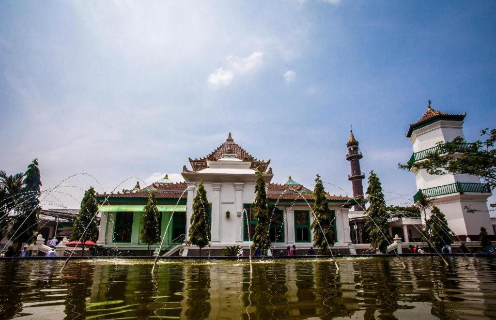 Oyo 568 Rajawali Homestay Palembang Zewnętrze zdjęcie