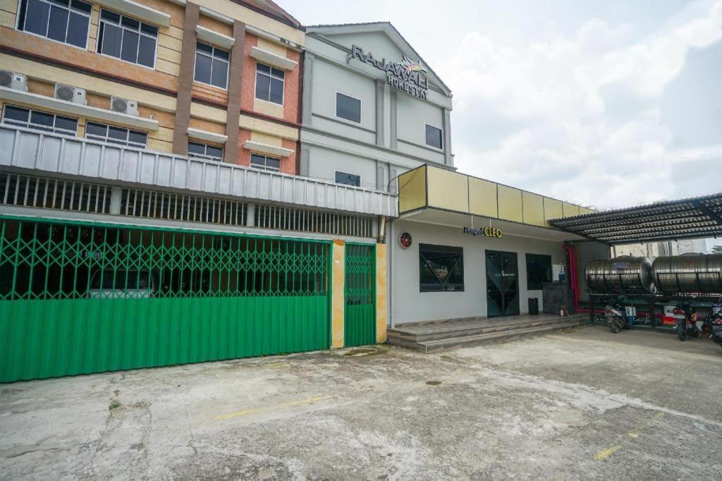 Oyo 568 Rajawali Homestay Palembang Zewnętrze zdjęcie