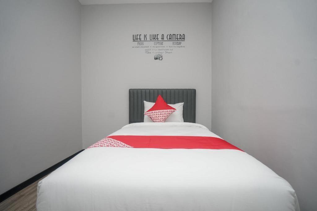 Oyo 568 Rajawali Homestay Palembang Zewnętrze zdjęcie