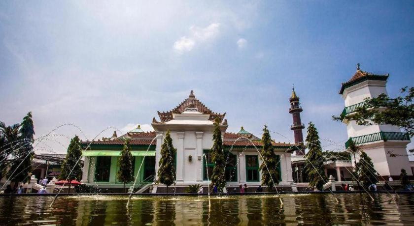 Oyo 568 Rajawali Homestay Palembang Zewnętrze zdjęcie
