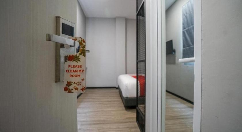 Oyo 568 Rajawali Homestay Palembang Zewnętrze zdjęcie
